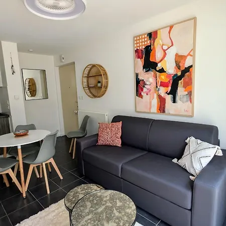 T2 With Terrace Near Les Minimes * La Rochelle (Charente-Maritime)